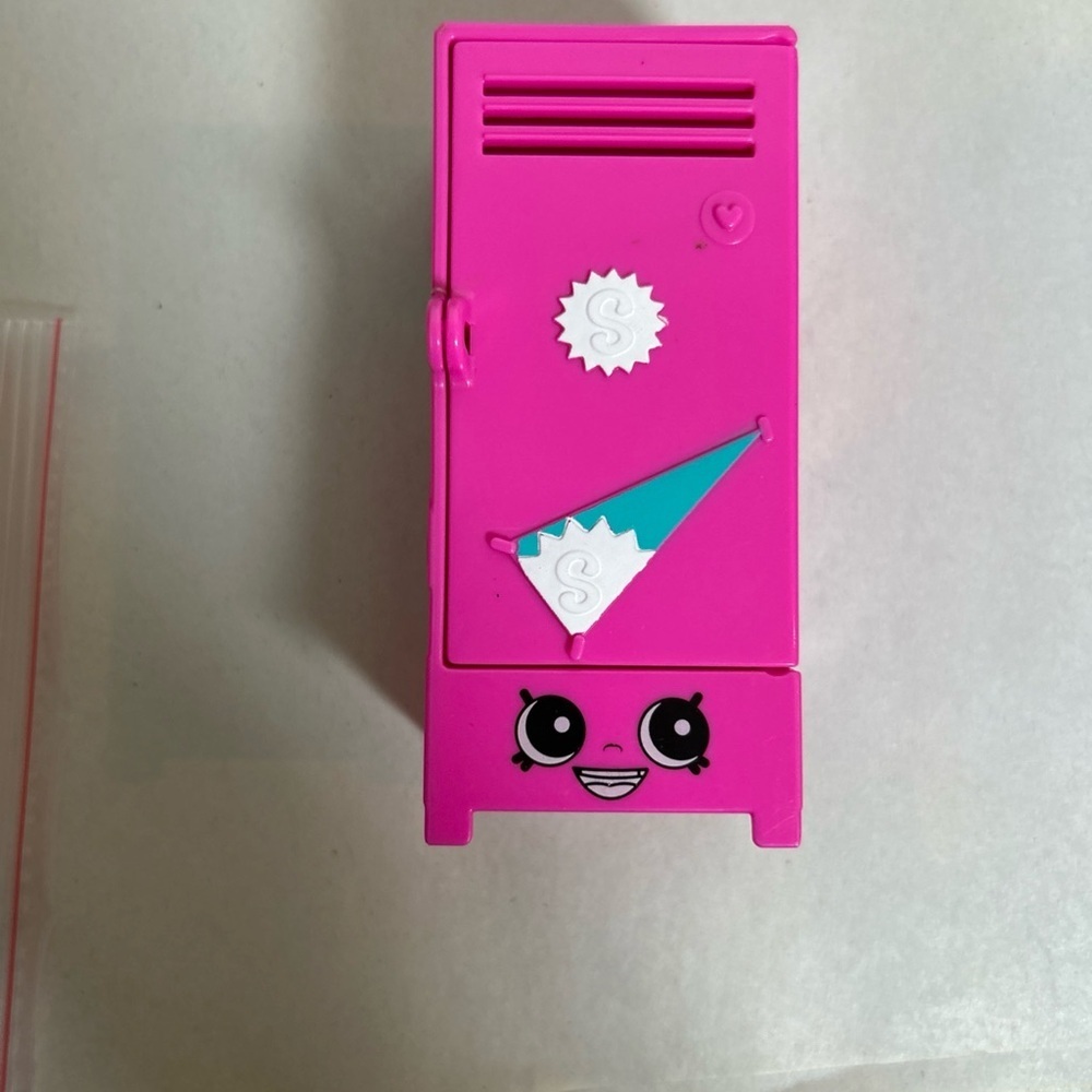 2 for $14 Shopkins fashion Spree Gym Locker (no additional accessories)